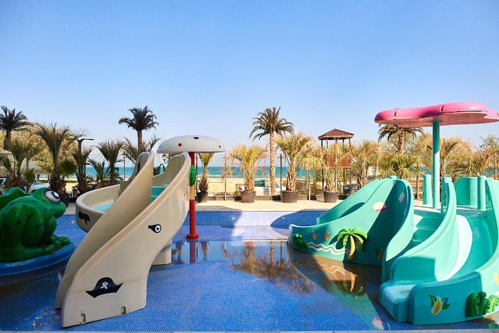 Rusty Sands Apt Spa N Pools Beach Resort Navodari Bagian luar foto