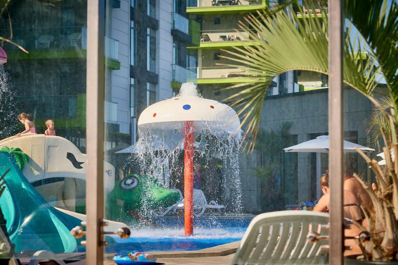 Rusty Sands Apt Spa N Pools Beach Resort Navodari Bagian luar foto