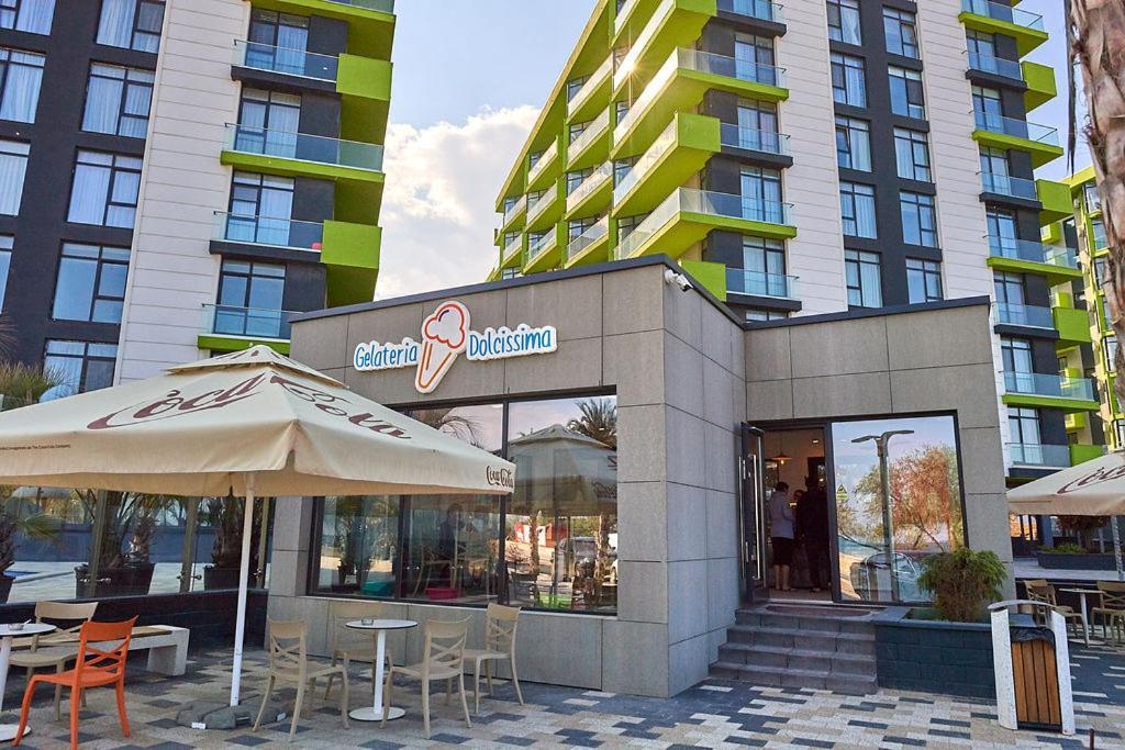 Rusty Sands Apt Spa N Pools Beach Resort Navodari Bagian luar foto