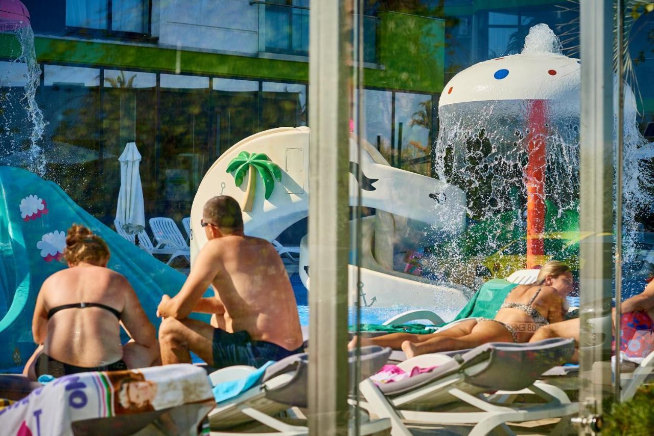 Rusty Sands Apt Spa N Pools Beach Resort Navodari Bagian luar foto