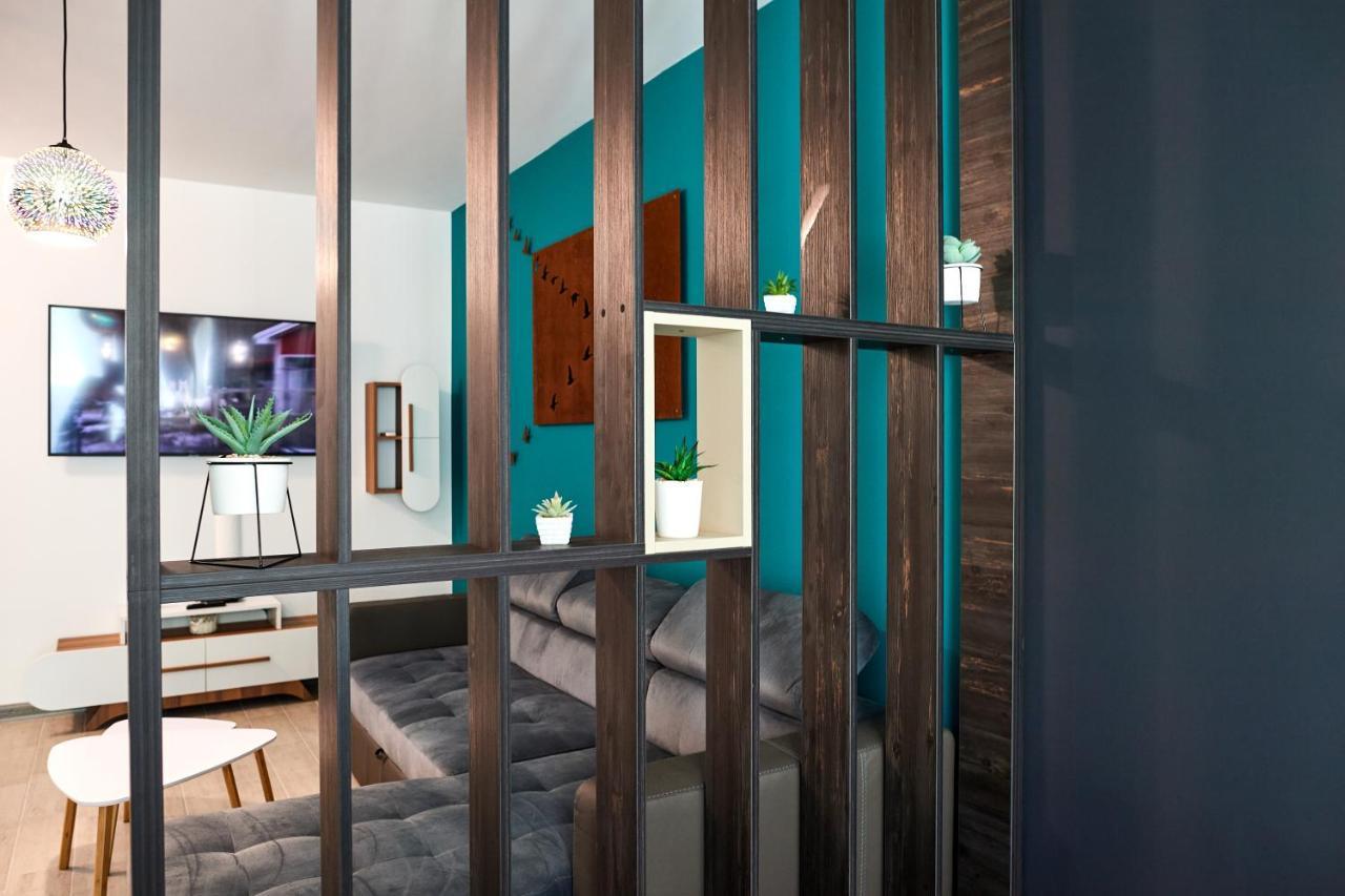 Rusty Sands Apt Spa N Pools Beach Resort Navodari Bagian luar foto