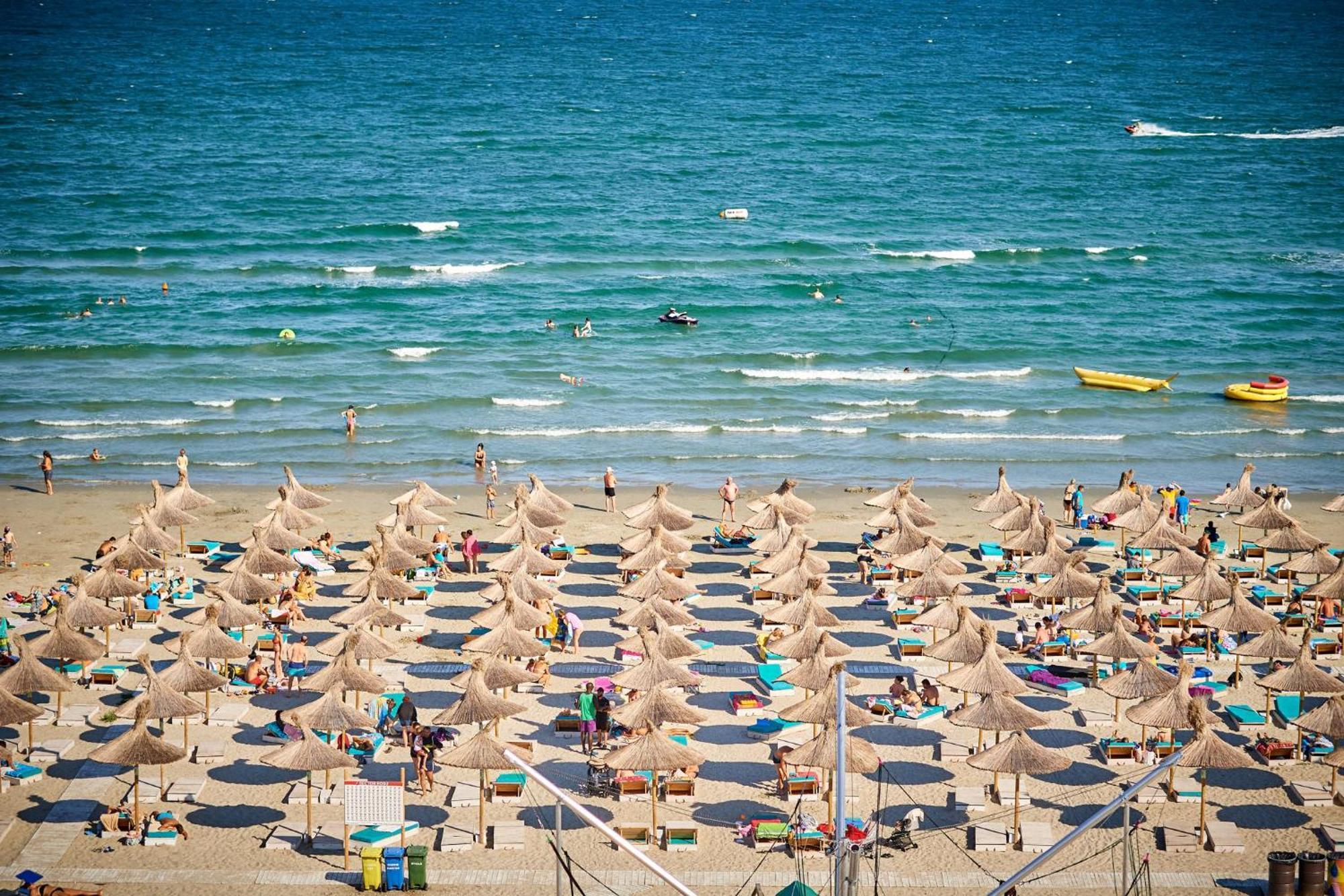 Rusty Sands Apt Spa N Pools Beach Resort Navodari Bagian luar foto