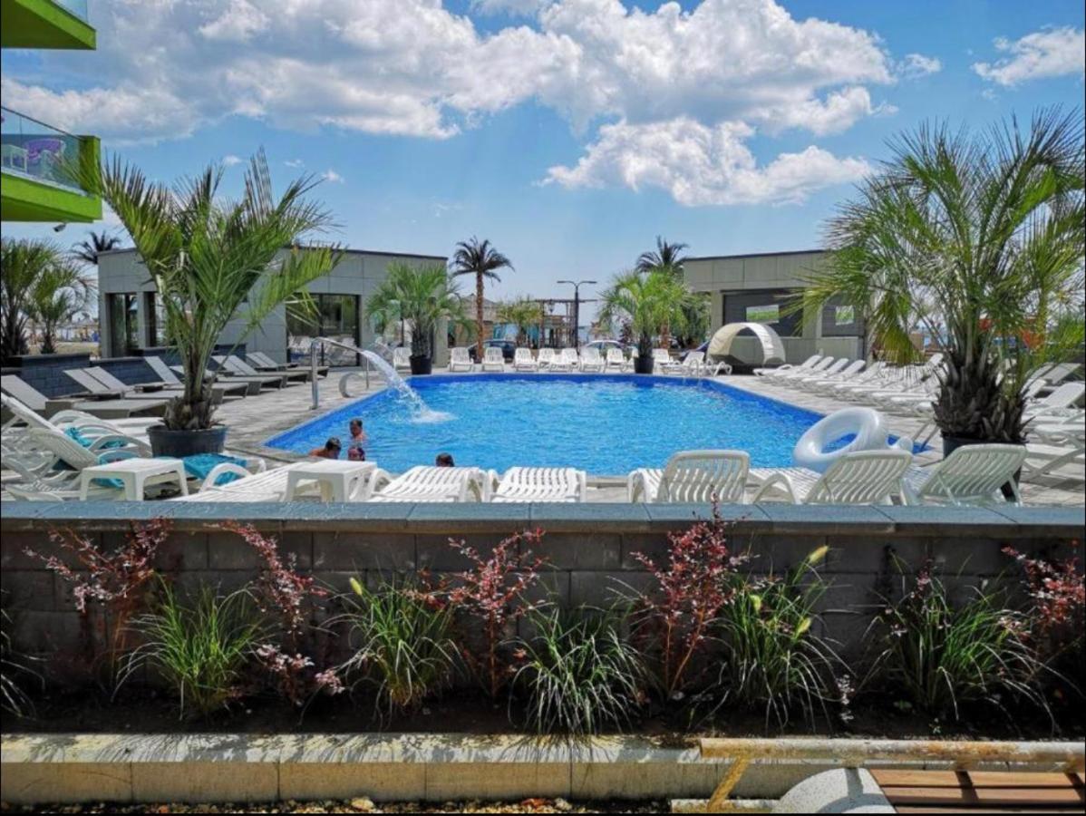 Rusty Sands Apt Spa N Pools Beach Resort Navodari Bagian luar foto